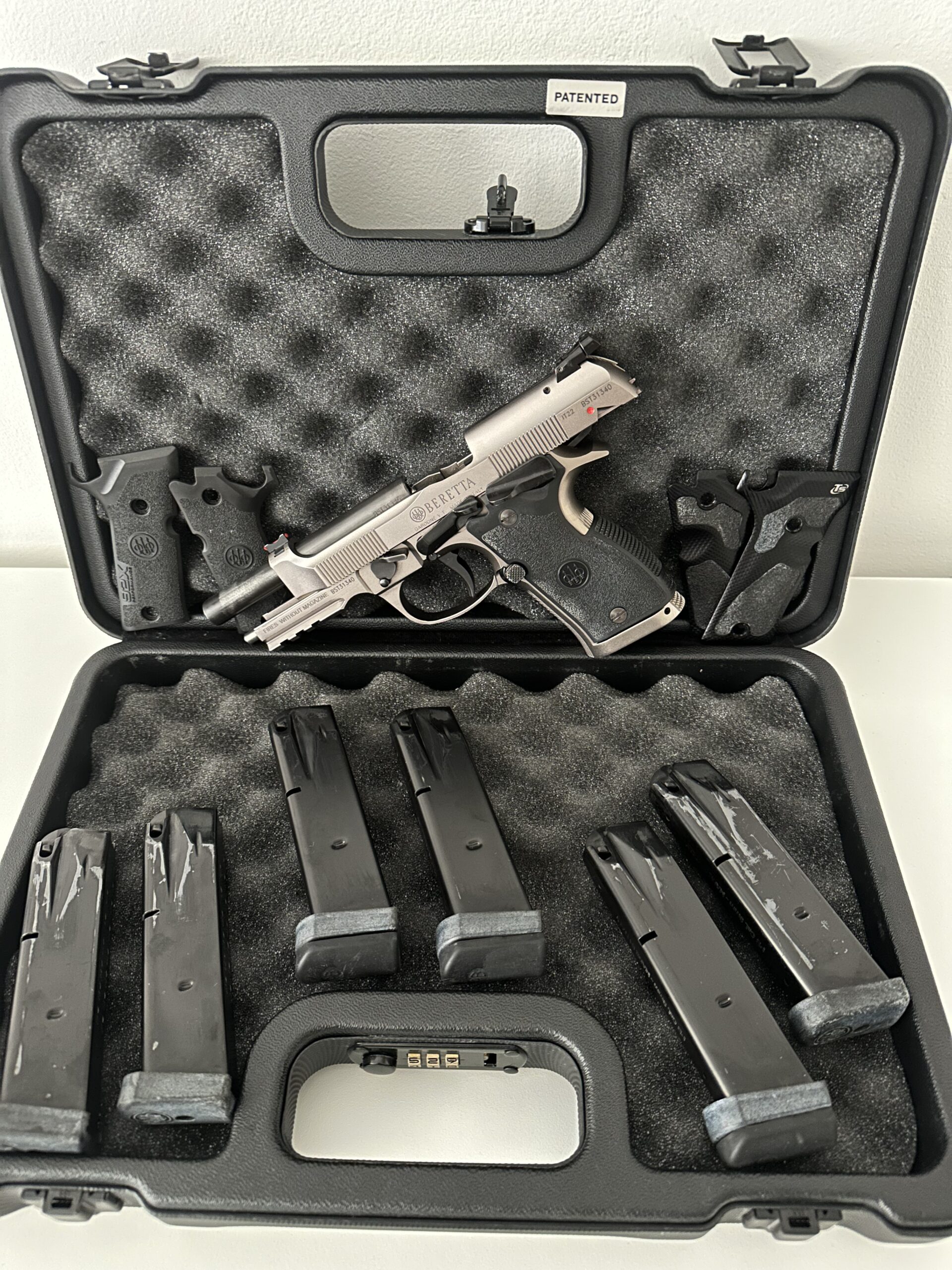 Beretta 92X Performance teljes IPSC felszereléssel eladó